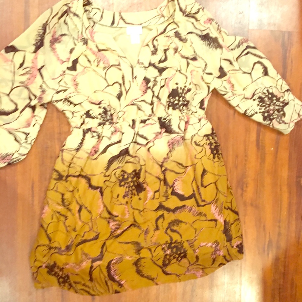 Maternity dress by motherhood